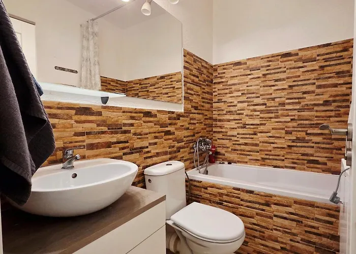 Park View Center Location With Balcony Apartman