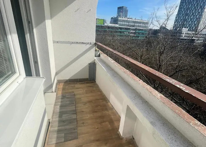 アパート Park View Center Location With Balcony *